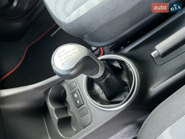 Шкода Фабия 2008 в Калуше на Automoto.ua Черный Шкода Фабия, объемом двигателя 1.6 л и пробегом 203 тыс. км за 5850 $, фото 47 на Automoto.ua