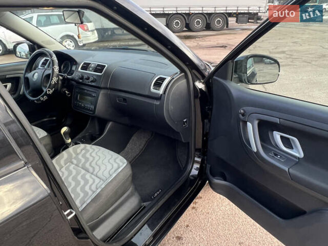 Черный Шкода Фабия, объемом двигателя 0 л и пробегом 202 тыс. км за 5200 $, фото 7 на Automoto.ua