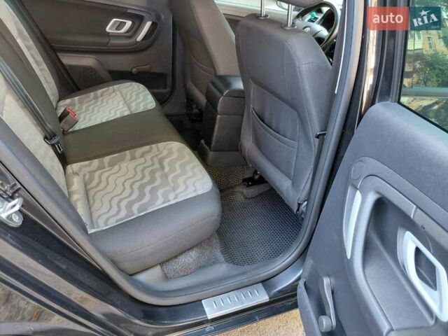 Черный Шкода Фабия, объемом двигателя 1.4 л и пробегом 233 тыс. км за 5300 $, фото 34 на Automoto.ua