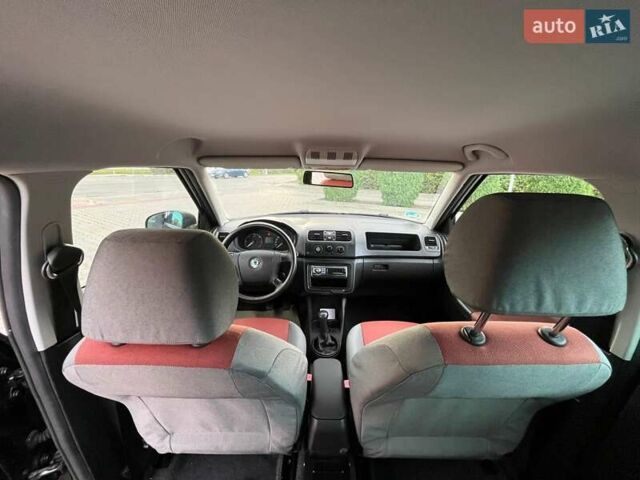 Черный Шкода Фабия, объемом двигателя 1.4 л и пробегом 280 тыс. км за 5100 $, фото 9 на Automoto.ua