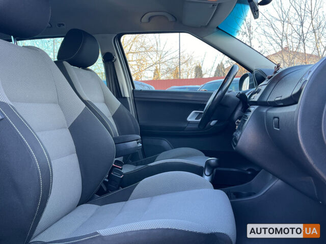 Черный Шкода Фабия, объемом двигателя 1.4 л и пробегом 190 тыс. км за 5400 $, фото 19 на Automoto.ua