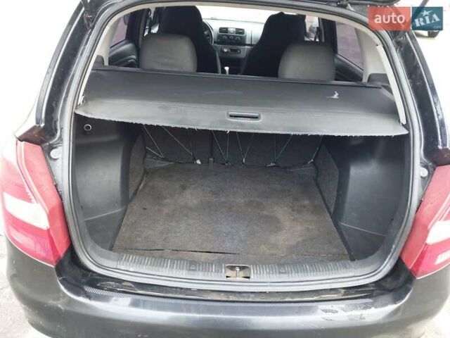 Черный Шкода Фабия, объемом двигателя 1.39 л и пробегом 346 тыс. км за 3500 $, фото 6 на Automoto.ua