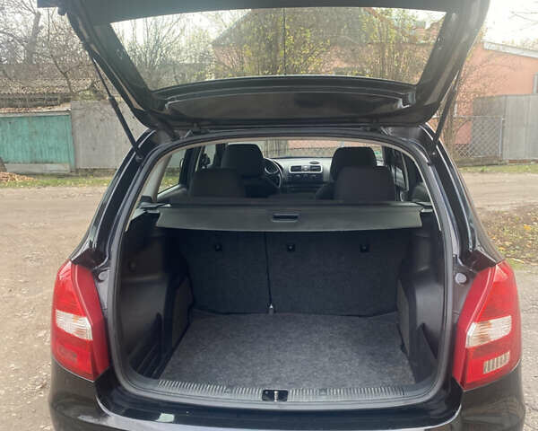 Черный Шкода Фабия, объемом двигателя 1.6 л и пробегом 172 тыс. км за 5950 $, фото 3 на Automoto.ua