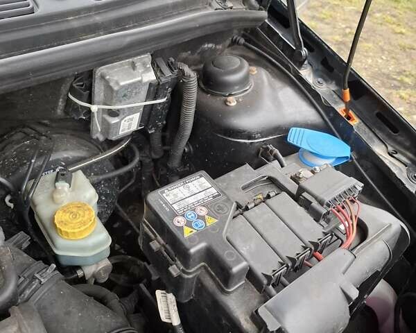 Черный Шкода Фабия, объемом двигателя 1.39 л и пробегом 227 тыс. км за 5499 $, фото 15 на Automoto.ua