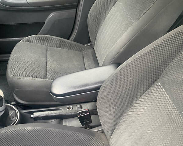 Черный Шкода Фабия, объемом двигателя 1.6 л и пробегом 172 тыс. км за 5950 $, фото 18 на Automoto.ua