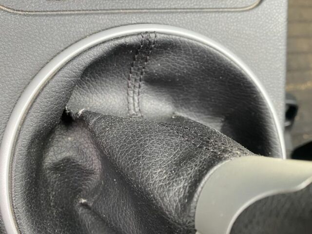 Черный Шкода Фабия, объемом двигателя 1.2 л и пробегом 174 тыс. км за 5193 $, фото 6 на Automoto.ua