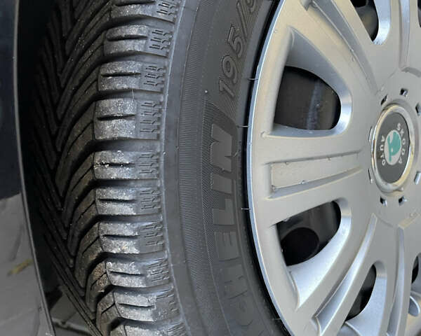 Чорний Шкода Фабія, об'ємом двигуна 1.6 л та пробігом 190 тис. км за 6200 $, фото 25 на Automoto.ua