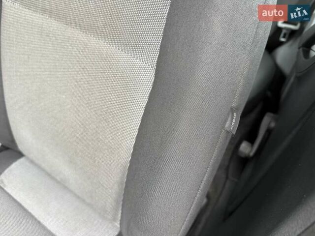 Черный Шкода Фабия, объемом двигателя 1.2 л и пробегом 225 тыс. км за 3250 $, фото 43 на Automoto.ua