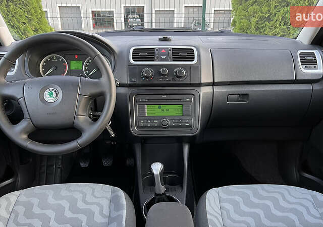 Черный Шкода Фабия, объемом двигателя 1.4 л и пробегом 195 тыс. км за 5850 $, фото 24 на Automoto.ua