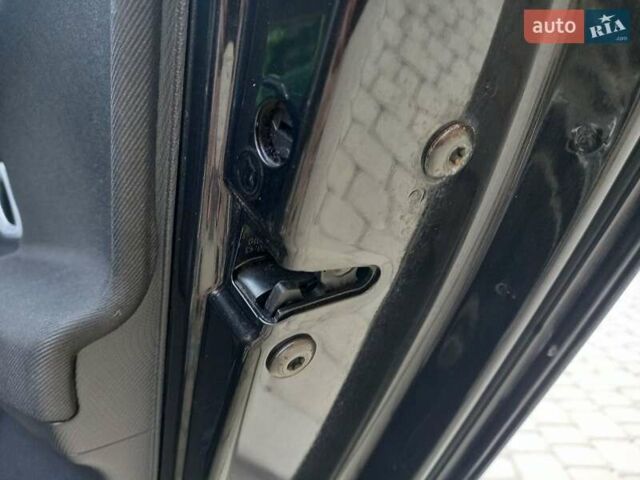 Черный Шкода Фабия, объемом двигателя 1.6 л и пробегом 210 тыс. км за 6500 $, фото 62 на Automoto.ua