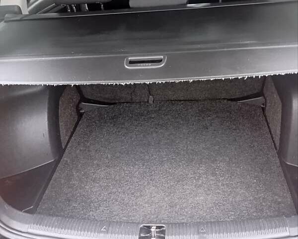 Черный Шкода Фабия, объемом двигателя 1.39 л и пробегом 186 тыс. км за 4750 $, фото 12 на Automoto.ua