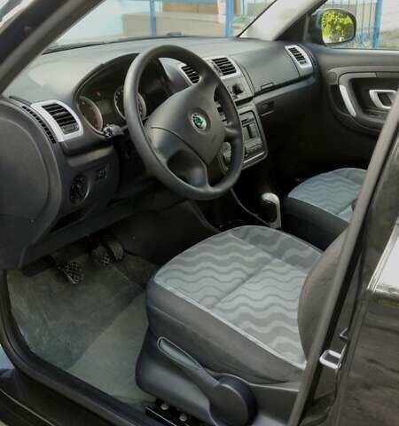Черный Шкода Фабия, объемом двигателя 1.39 л и пробегом 204 тыс. км за 6200 $, фото 9 на Automoto.ua