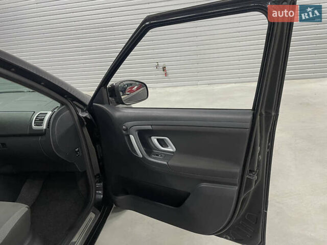 Чорний Шкода Фабія, об'ємом двигуна 1.6 л та пробігом 260 тис. км за 5950 $, фото 5 на Automoto.ua