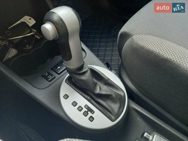 Черный Шкода Фабия, объемом двигателя 1.6 л и пробегом 210 тыс. км за 6500 $, фото 25 на Automoto.ua