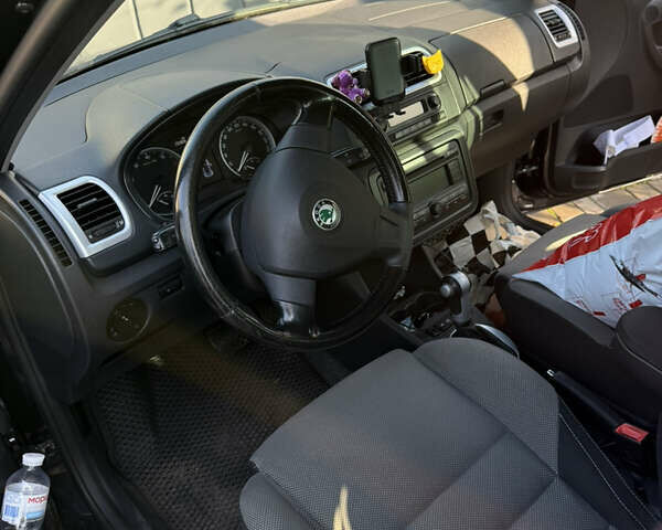 Черный Шкода Фабия, объемом двигателя 1.6 л и пробегом 200 тыс. км за 6900 $, фото 9 на Automoto.ua