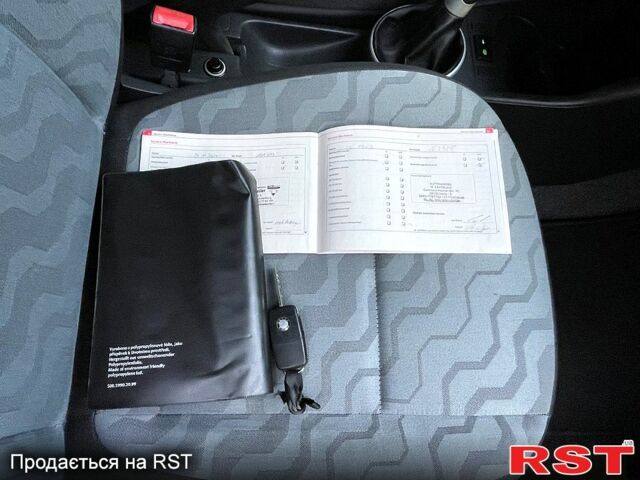 Черный Шкода Фабия, объемом двигателя 1.6 л и пробегом 185 тыс. км за 6100 $, фото 13 на Automoto.ua