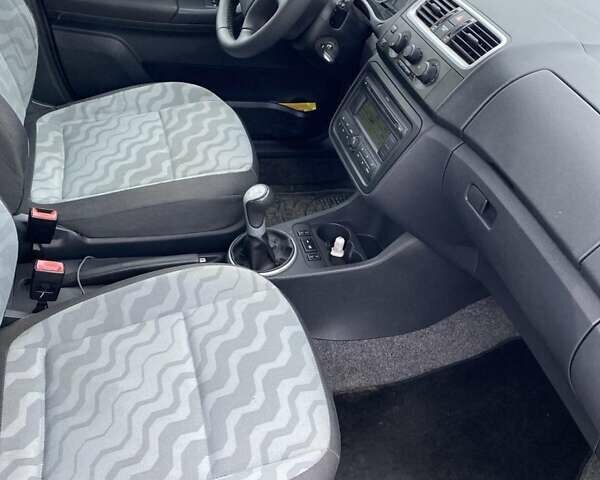 Чорний Шкода Фабія, об'ємом двигуна 1.4 л та пробігом 215 тис. км за 4950 $, фото 9 на Automoto.ua