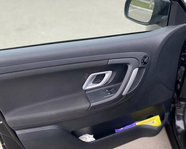 Чорний Шкода Фабія, об'ємом двигуна 1.4 л та пробігом 215 тис. км за 4950 $, фото 4 на Automoto.ua