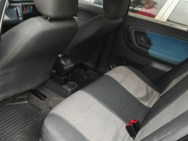 Черный Шкода Фабия, объемом двигателя 1.2 л и пробегом 317 тыс. км за 3300 $, фото 3 на Automoto.ua