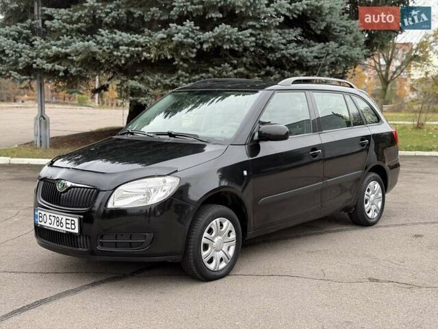 Черный Шкода Фабия, объемом двигателя 1.2 л и пробегом 225 тыс. км за 3250 $, фото 2 на Automoto.ua