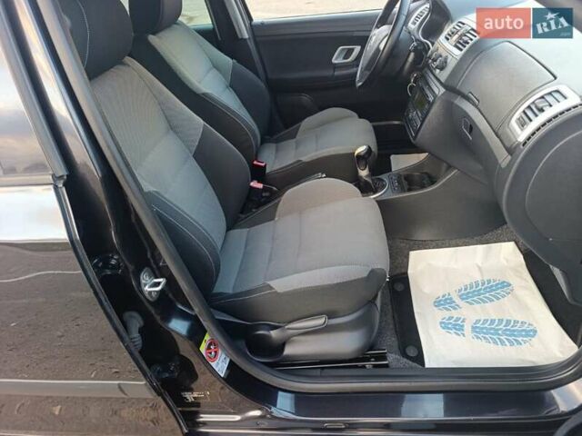 Черный Шкода Фабия, объемом двигателя 1.4 л и пробегом 219 тыс. км за 5999 $, фото 12 на Automoto.ua