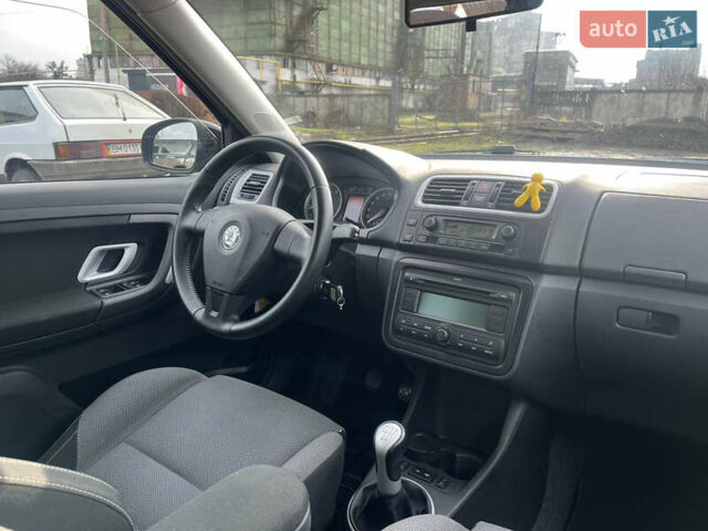 Черный Шкода Фабия, объемом двигателя 1.6 л и пробегом 169 тыс. км за 6350 $, фото 49 на Automoto.ua