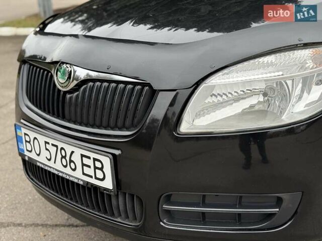 Черный Шкода Фабия, объемом двигателя 1.2 л и пробегом 225 тыс. км за 3250 $, фото 5 на Automoto.ua