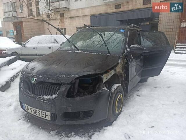 Черный Шкода Фабия, объемом двигателя 1.6 л и пробегом 350 тыс. км за 2500 $, фото 5 на Automoto.ua