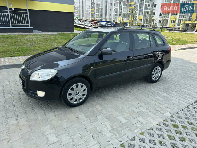 Черный Шкода Фабия, объемом двигателя 1.6 л и пробегом 230 тыс. км за 5999 $, фото 9 на Automoto.ua