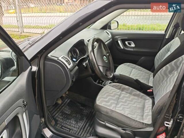 Черный Шкода Фабия, объемом двигателя 1.39 л и пробегом 242 тыс. км за 4850 $, фото 15 на Automoto.ua