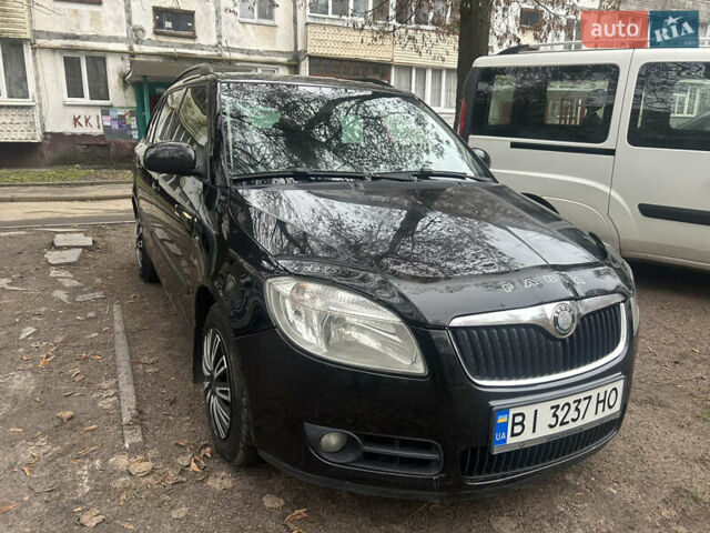 Черный Шкода Фабия, объемом двигателя 1.42 л и пробегом 206 тыс. км за 3600 $, фото 2 на Automoto.ua