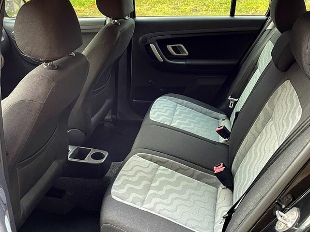 Черный Шкода Фабия, объемом двигателя 1.6 л и пробегом 185 тыс. км за 6100 $, фото 10 на Automoto.ua