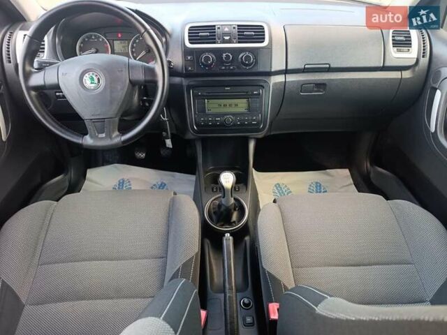 Черный Шкода Фабия, объемом двигателя 1.4 л и пробегом 219 тыс. км за 5999 $, фото 16 на Automoto.ua