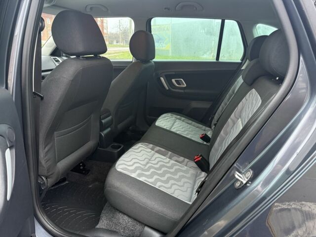 Черный Шкода Фабия, объемом двигателя 1.6 л и пробегом 195 тыс. км за 6500 $, фото 19 на Automoto.ua