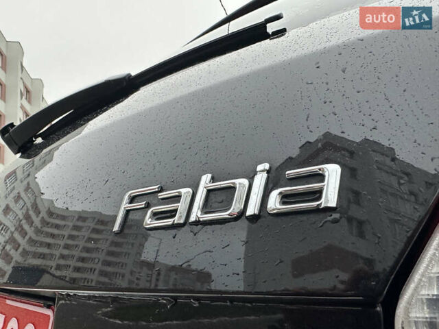 Черный Шкода Фабия, объемом двигателя 1.6 л и пробегом 183 тыс. км за 7499 $, фото 11 на Automoto.ua