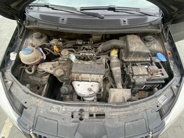 Черный Шкода Фабия, объемом двигателя 1.2 л и пробегом 174 тыс. км за 5193 $, фото 7 на Automoto.ua