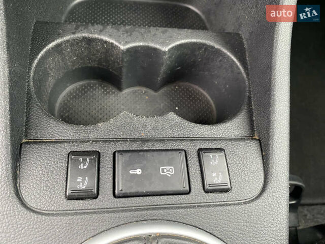 Черный Шкода Фабия, объемом двигателя 1.39 л и пробегом 210 тыс. км за 5800 $, фото 11 на Automoto.ua