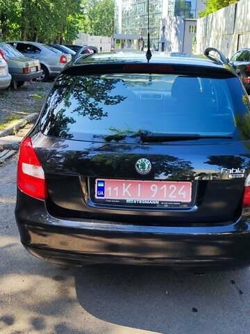 Черный Шкода Фабия, объемом двигателя 1.4 л и пробегом 183 тыс. км за 5500 $, фото 1 на Automoto.ua