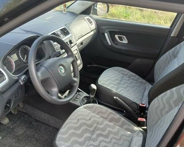 Чорний Шкода Фабія, об'ємом двигуна 0 л та пробігом 222 тис. км за 5150 $, фото 3 на Automoto.ua