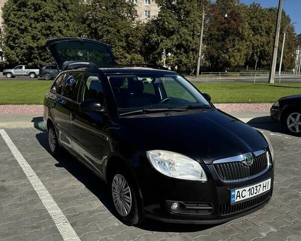 Черный Шкода Фабия, объемом двигателя 1.39 л и пробегом 287 тыс. км за 5000 $, фото 3 на Automoto.ua