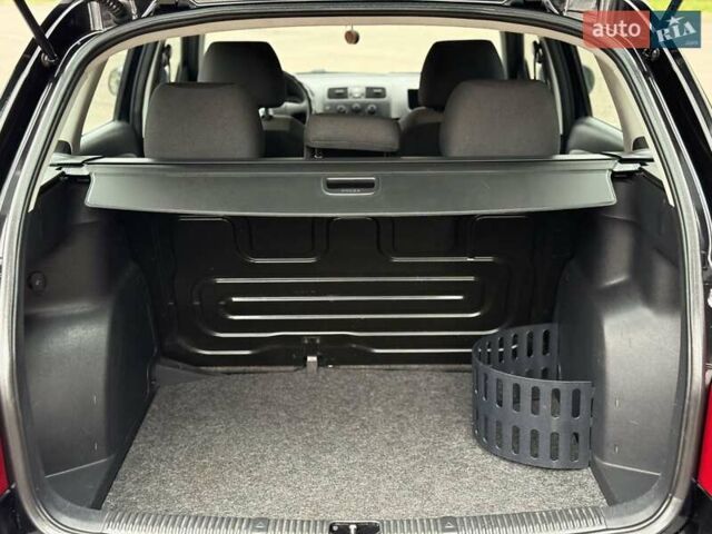 Черный Шкода Фабия, объемом двигателя 1.2 л и пробегом 225 тыс. км за 3250 $, фото 26 на Automoto.ua