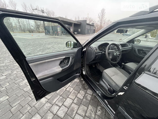 Чорний Шкода Фабія, об'ємом двигуна 1.4 л та пробігом 212 тис. км за 4699 $, фото 17 на Automoto.ua