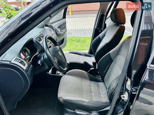 Черный Шкода Фабия, объемом двигателя 1.39 л и пробегом 243 тыс. км за 4350 $, фото 27 на Automoto.ua