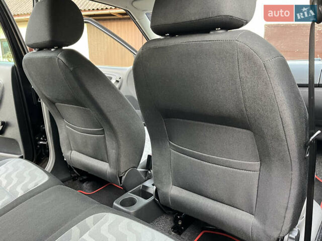 Шкода Фабия 2008 в Калуше на Automoto.ua Черный Шкода Фабия, объемом двигателя 1.6 л и пробегом 203 тыс. км за 5850 $, фото 64 на Automoto.ua