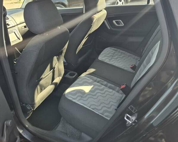 Чорний Шкода Фабія, об'ємом двигуна 1.4 л та пробігом 239 тис. км за 4950 $, фото 7 на Automoto.ua