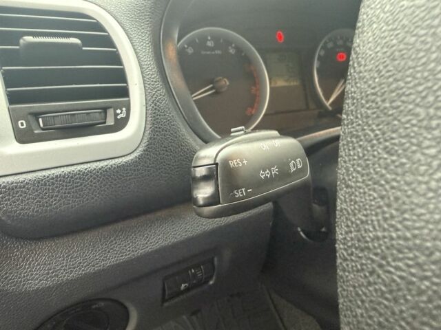 Черный Шкода Фабия, объемом двигателя 1.6 л и пробегом 195 тыс. км за 6500 $, фото 11 на Automoto.ua