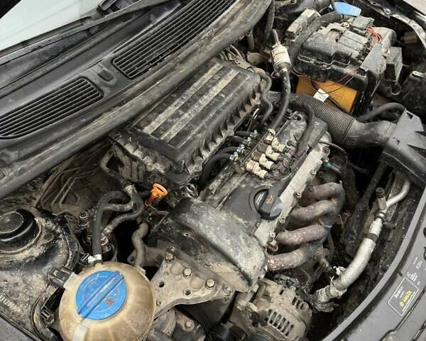 Черный Шкода Фабия, объемом двигателя 1.39 л и пробегом 214 тыс. км за 4700 $, фото 7 на Automoto.ua