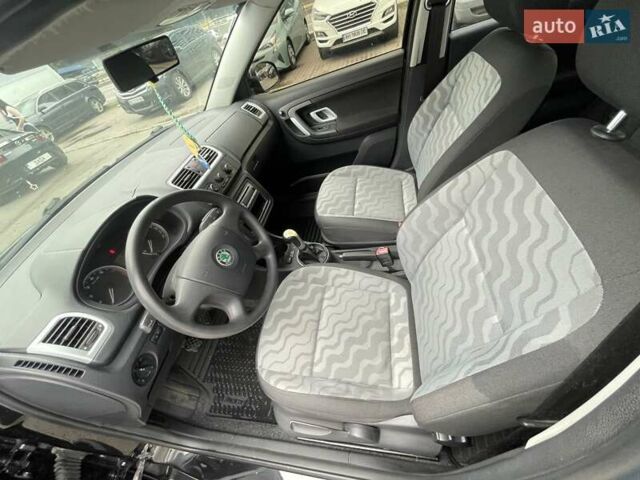 Чорний Шкода Фабія, об'ємом двигуна 1.6 л та пробігом 175 тис. км за 5400 $, фото 5 на Automoto.ua