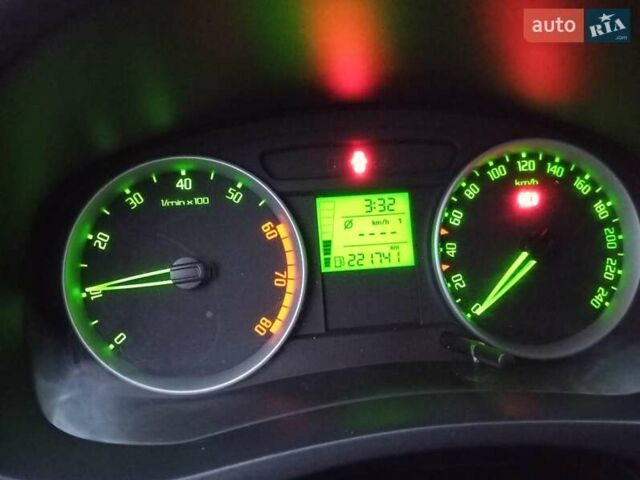 Чорний Шкода Фабія, об'ємом двигуна 1.39 л та пробігом 220 тис. км за 5300 $, фото 10 на Automoto.ua