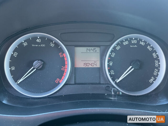 Черный Шкода Фабия, объемом двигателя 1.4 л и пробегом 190 тыс. км за 5400 $, фото 10 на Automoto.ua
